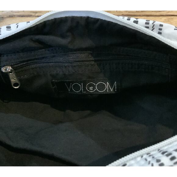 Volcom Black White Saddle bag - Picture 6 of 9